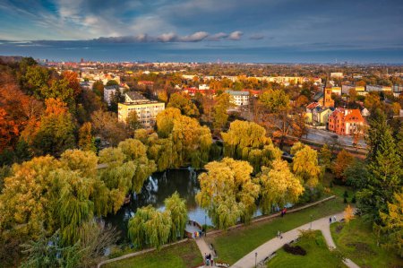 Foto de Hermoso otoño en el parque de Gdansk Orunia. Polonia - Imagen libre de derechos