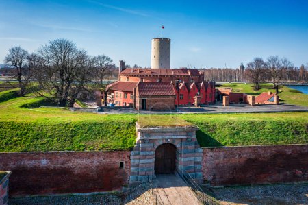 Paisaje aéreo de la fortaleza de Wisloujscie en primavera, Gdansk. Polonia.