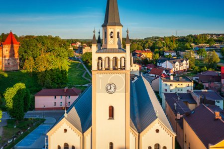 Centro de la ciudad de Bytow ciudad con la arquitectura del casco antiguo, Pomerania. Polonia
