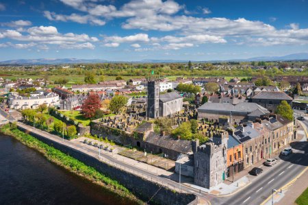 Limericks Stadtlandschaft am Shannon River, Irland