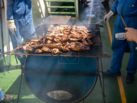 Foto de Detalle de la carne asada encima de una barbacoa - Imagen libre de derechos