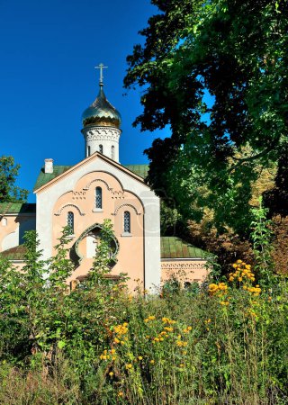 Téléchargez les photos : KLINTSY, RUSSIE - 29 juillet 2010 : Église orthodoxe de Nicolas le Merveilleux. - en image libre de droit