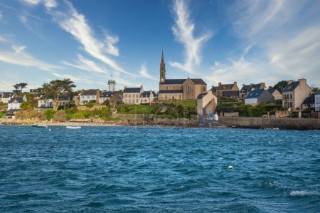 Téléchargez les photos : Famous Batz island, a small island in the Finistere next to Roskoff town in Bretagne, France - en image libre de droit