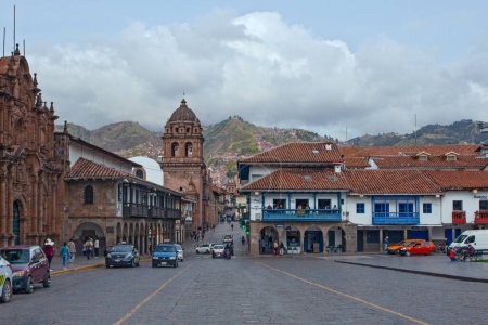 Téléchargez les photos : CUSCO, PÉROU - 30 AVRIL 2022 : Église de La Merced au centre de Cuzco, Pérou - en image libre de droit