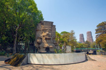 Téléchargez les photos : MEXIQUE, MEXIQUE - 12 mars 2022 : Tlaloc, divinité aztèque de la pluie et de la fertilité, entrée au Musée d'anthropologie de Mexico en 1964 - en image libre de droit