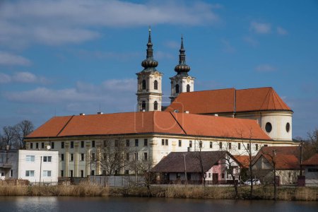 Foto de Basílica menor en Sastin-Straze, República Eslovaca. Arquitectura religiosa. Famoso destino de viaje - Imagen libre de derechos