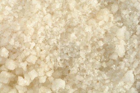 Gros plan sur les cristaux de sel marin