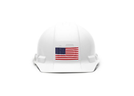 Foto de Blanco Hardhat con una etiqueta de bandera americana en el frente aislado sobre fondo blanco. - Imagen libre de derechos