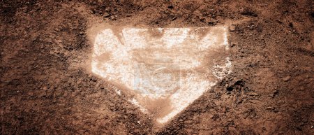 Téléchargez les photos : Plaque de maison usagée pour base de plaque de sport de baseball - en image libre de droit