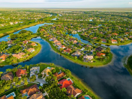 Photo de drone aérien de maisons de luxe à Weston, Floride États-Unis
