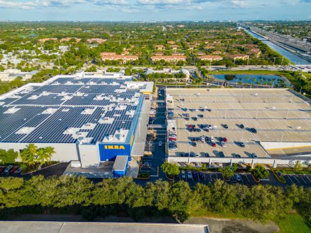 Foto de Sunrise, FL, USA - 27 de noviembre de 2022: Foto de dron aéreo de Ikea Sunrise FL USA - Imagen libre de derechos