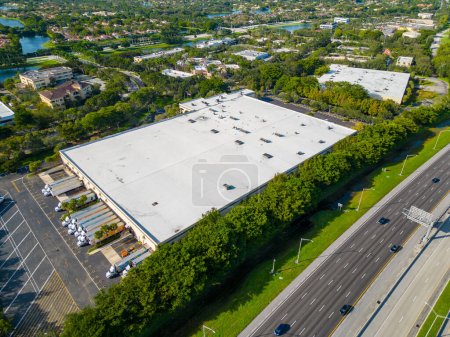 Foto de Weston, FL, EE.UU. - 27 de noviembre de 2022: Foto aérea de drones de Vital Pharmaceuticals Weston Florida - Imagen libre de derechos