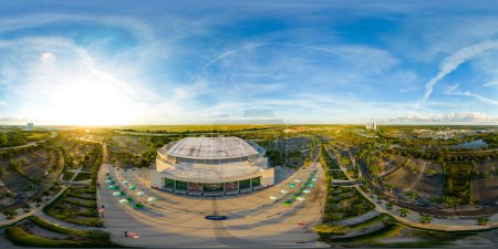 Téléchargez les photos : Sunrise, FL, États-Unis - novembre 28, 2022 : Photo aérienne 360 FLA Live Arena Sunrise FL - en image libre de droit