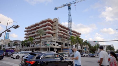 Téléchargez les photos : Miami Beach, Floride, États-Unis - 2 décembre 2022 : Construction du Thompson Hotel Miami Beach - en image libre de droit