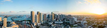 Foto de Panorama aéreo Downtown Miami FL paisaje urbano - Imagen libre de derechos