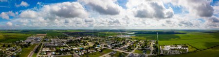 Téléchargez les photos : Panorama aérien de drone South Bay FL USA - en image libre de droit