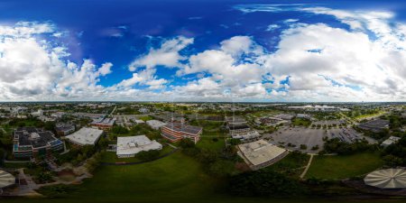 Téléchargez les photos : Davie, FL, USA - January 4, 2022: Aerial 360 equirectangular photo of Florida Atlantic University Broward College - en image libre de droit