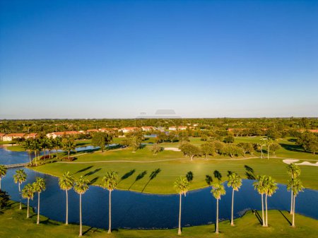 Téléchargez les photos : Plantation, FL, USA - January 6, 2022: Aerial photo of the Lago Mar Country Club in Plantation Florida - en image libre de droit
