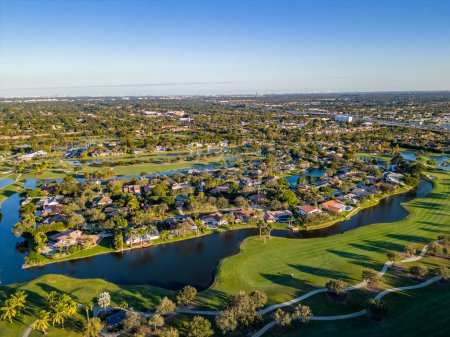 Foto de Plantation, FL, USA - January 6, 2022: Aerial photo of the Lago Mar Country Club in Plantation Florida - Imagen libre de derechos