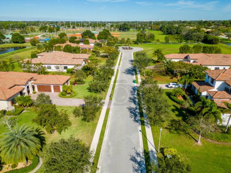 Foto de Davie, FL, USA - January 6, 2022: Aerial photo luxury mansions at Parkside Estates development - Imagen libre de derechos