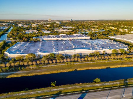 Foto de Sunrise, FL, USA - January 6, 2022: Aerial photo of Teva Pharmaceuticals Sunrise FL - Imagen libre de derechos