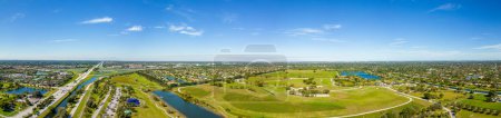 Téléchargez les photos : Aerial panorama Vista View Park Davie FL - en image libre de droit