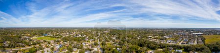 Téléchargez les photos : Aerial panorama residential neighborhoods in Sarasota Florida USA - en image libre de droit