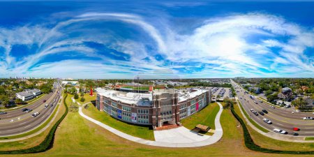 Téléchargez les photos : Sarasota, FL, USA - January 18, 2023: Aerial drone 360 equirectangular spherical panorama photo Sarasota Art Museum - en image libre de droit