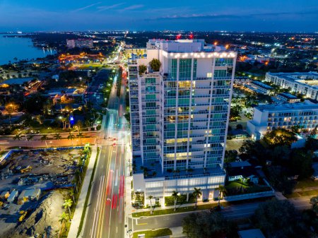 Photo for Sarasota, FL, USA - January 18, 2023: Aerial photo Blvd Sarasota highrise residential building - Royalty Free Image