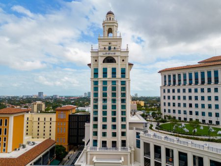 Foto de Coral Gables, FL, USA - January 28, 2023: Aerial photo Loews Hotel Miami Coral Gables - Imagen libre de derechos