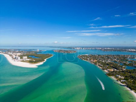 Foto de Aerial landscape islands of Sarasota including Siesta Bird Lido Keys - Imagen libre de derechos