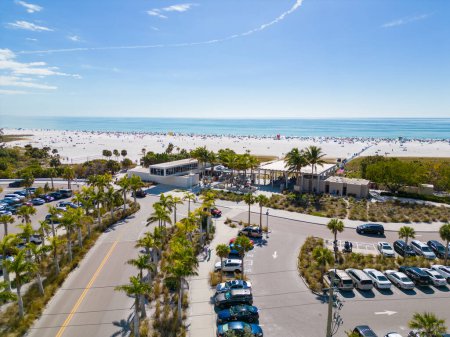 Foto de Terraza de playa y baños públicos en Siesta Key Beach Sarasota FL - Imagen libre de derechos