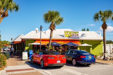 Foto de Siesta Key, FL, Estados Unidos - 30 de enero de 2023: Foto de Village Café en Siesta Key FL - Imagen libre de derechos