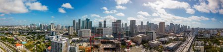 Foto de Miami, FL, USA - February 9, 2023: Aerial panorama Overtown and Downtown Miami - Imagen libre de derechos