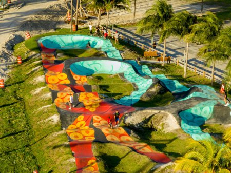 Téléchargez les photos : Miami Beach, FL, USA - February 17, 2023: Aerial photo push or skate park Miami Beach Haulover Park - en image libre de droit