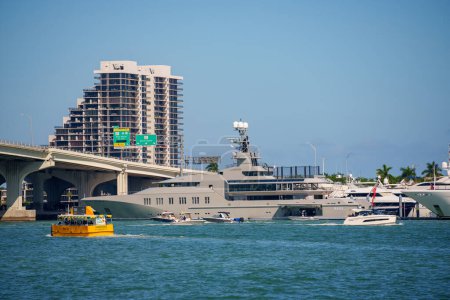 Téléchargez les photos : Miami, FL, USA - February 19, 2023: Photo of the Miami International Boat ShowVenetian Causeway staging area - en image libre de droit