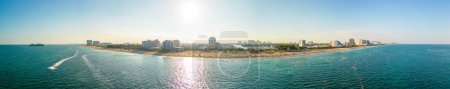 Téléchargez les photos : Beau panorama aérien Fort Lauderdale Beach USA - en image libre de droit