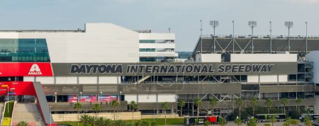 Téléchargez les photos : Daytona, FL, USA - 10 mars 20223 : Photo panoramique aérienne de Daytona International Speedway - en image libre de droit