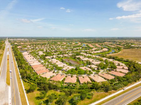 Foto de Foto aérea vastos barrios de paisaje en Vero Beach FL - Imagen libre de derechos