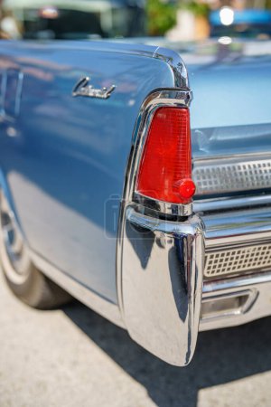 Foto de Weston, FL, Estados Unidos - 12 de marzo de 2023: Detalle de la foto de un Lincoln Continental - Imagen libre de derechos