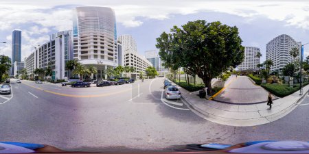 Téléchargez les photos : Brickell, FL, USA - Avril 23, 2023 : 360 photo équirectangulaire Miami The Plaza at Brickell - en image libre de droit