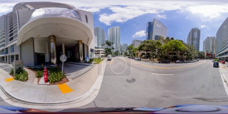 Téléchargez les photos : Brickell, FL, USA - Avril 23, 2023 : 360 photo équirectangulaire Miami Brickell Panorama Tower entrance - en image libre de droit