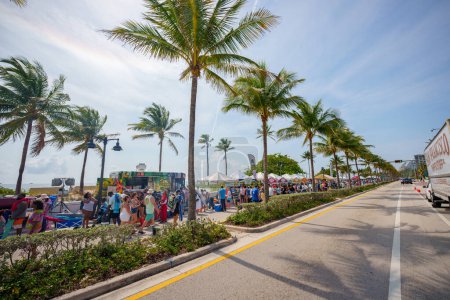 Téléchargez les photos : Fort Lauderdale, Floride, États-Unis - 29 avril 2023 : Fort Lauderdale Air and Sea Show circa 2023 - en image libre de droit