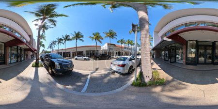 Téléchargez les photos : Palm Beach, FL, USA - Mai 11, 2023 : 360 photo équirectangulaire de Lamuse Jewlers sur Worth Avenue - en image libre de droit