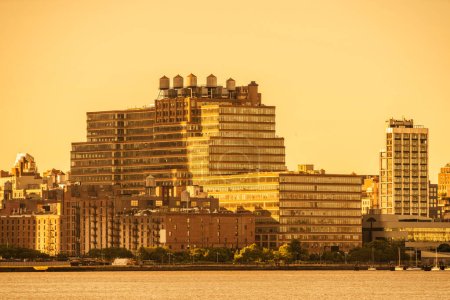 Téléchargez les photos : Skyline New York dans la teinte orange - en image libre de droit