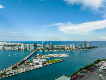 Foto de Foto aérea US Coast Guard Base Miami Beach - Imagen libre de derechos