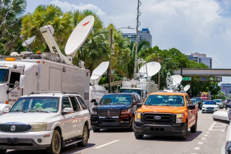 Photo for Miami, FL, USA - June 13, 2023: Crowds news people Wilkie D Ferguson Jr US Courthouse Donald Trump arrive Miami indictment hearing - Royalty Free Image