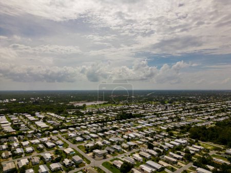 Téléchargez les photos : Mobile home trailer park à Hobe sound Floride USA - en image libre de droit