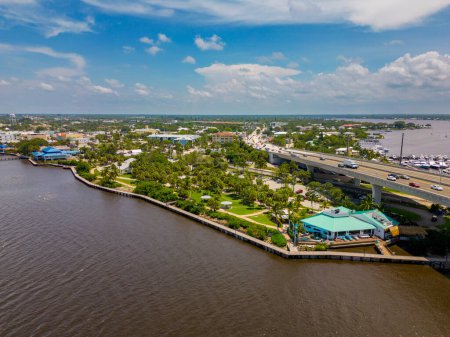 Téléchargez les photos : La ville et le front de mer du golfe de Floride, Etats-Unis - en image libre de droit