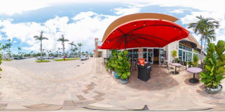 Foto de Hallandale, FL, Estados Unidos - 18 de julio de 2023: 360 foto equirectangular panorámica de la cadena de pizzerías Piola - Imagen libre de derechos
